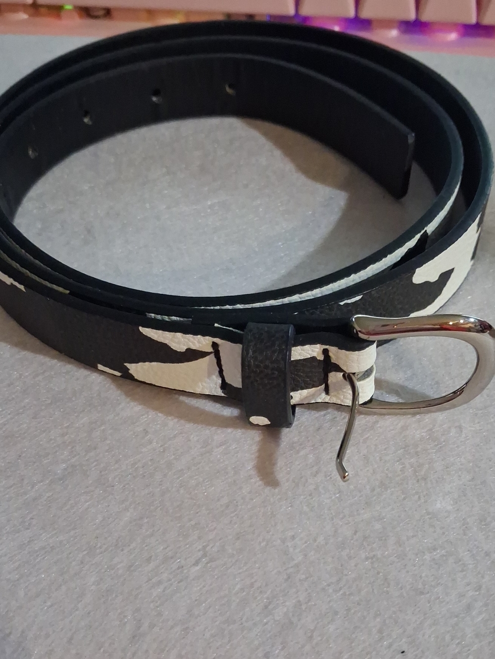 Women’s Cow Print Western Faux Leather Skinny Belt